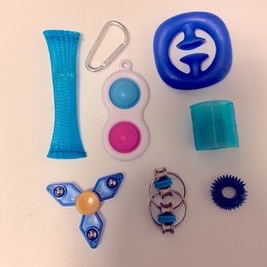 Blue 7 peice fidget pack